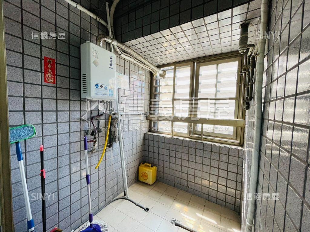 Ｒ１５捷運站三角窗房屋室內格局與周邊環境