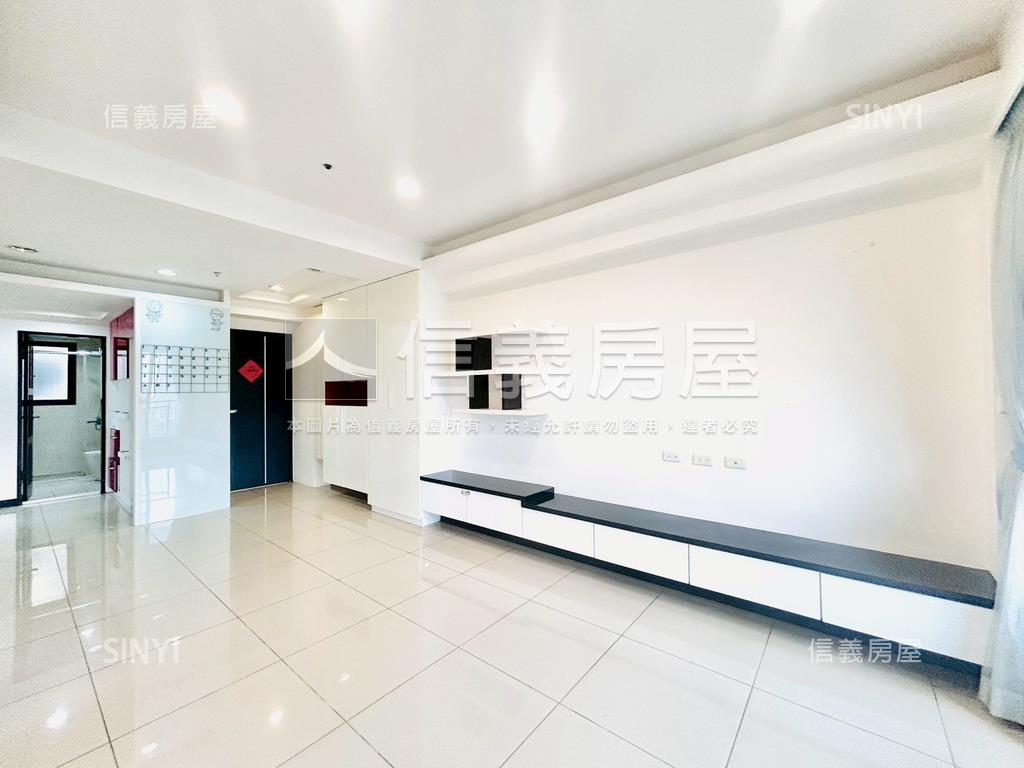 逢甲帝王戶三房車位面學校房屋室內格局與周邊環境