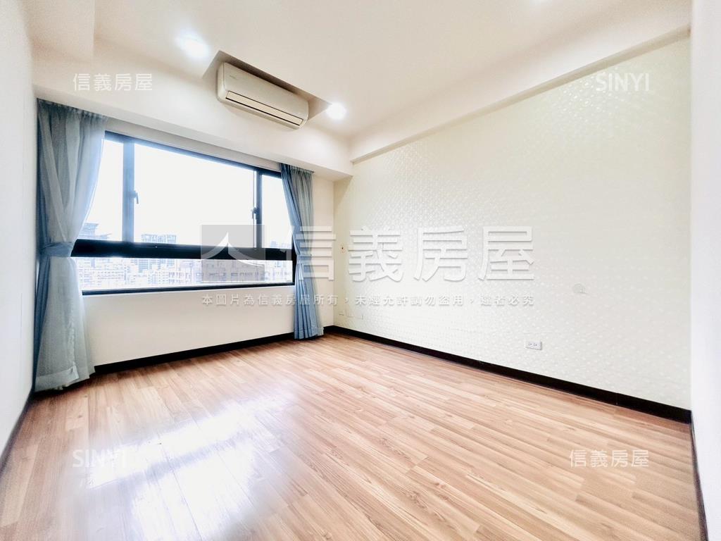 逢甲帝王戶三房車位面學校房屋室內格局與周邊環境