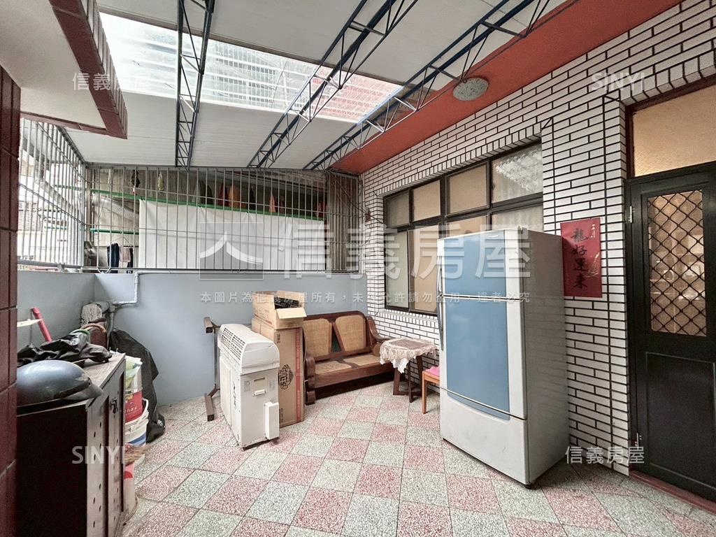 三代同堂大地坪市區透天房屋室內格局與周邊環境