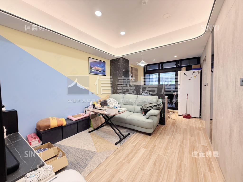 世紀行館裝潢美屋房屋室內格局與周邊環境