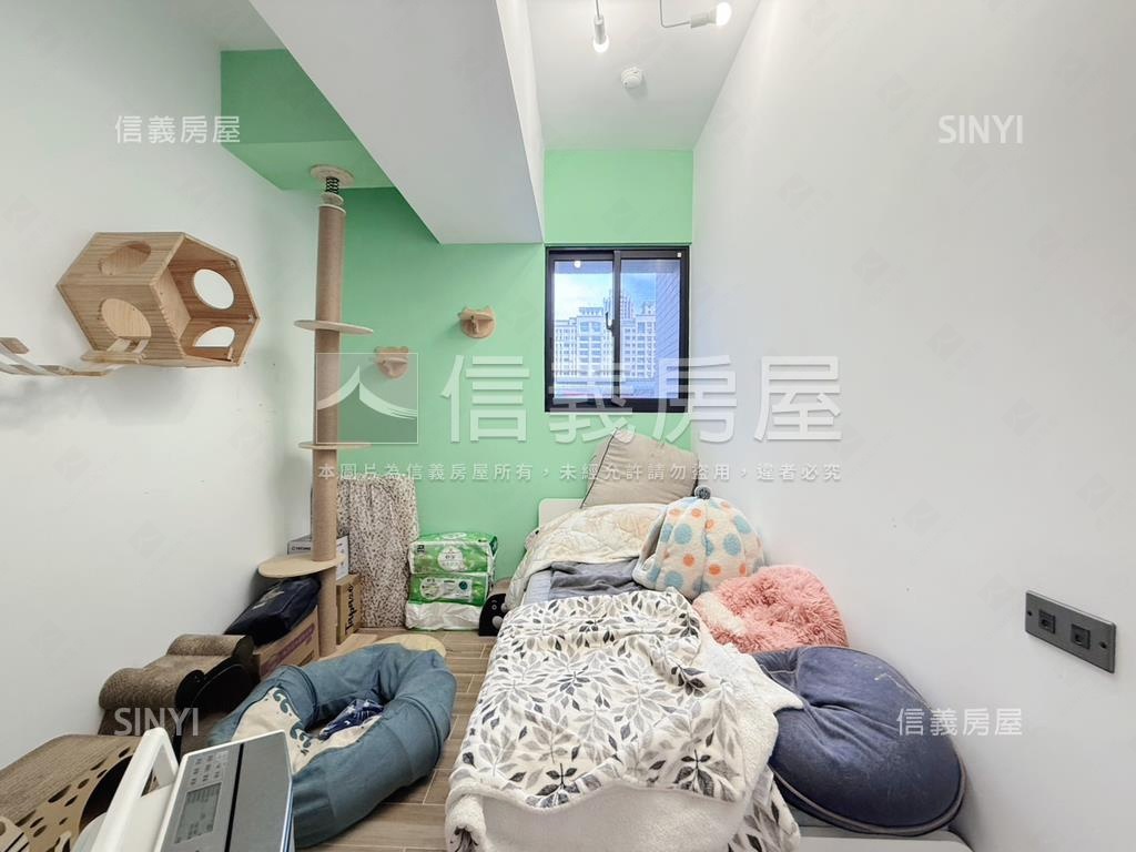 世紀行館裝潢美屋房屋室內格局與周邊環境
