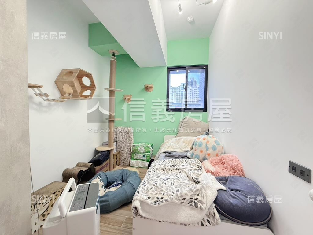 世紀行館裝潢美屋房屋室內格局與周邊環境
