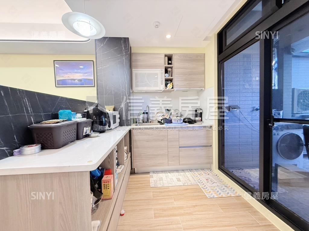 世紀行館裝潢美屋房屋室內格局與周邊環境