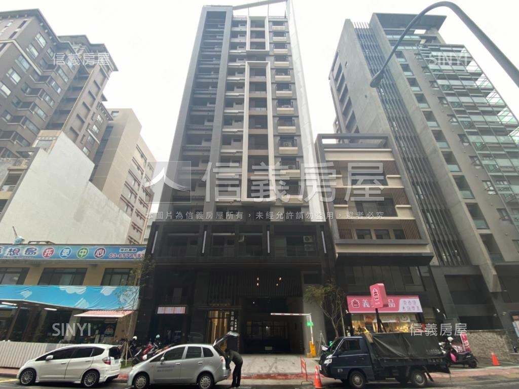 世紀行館外棟稀有露臺兩房房屋室內格局與周邊環境