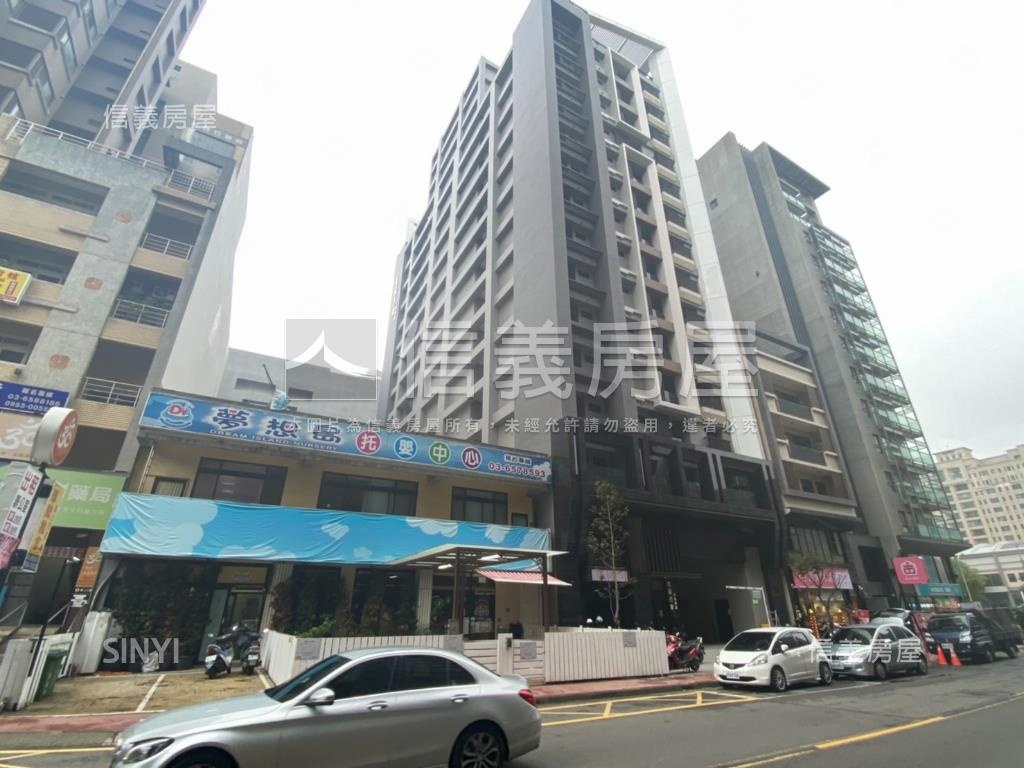 世紀行館外棟稀有露臺兩房房屋室內格局與周邊環境