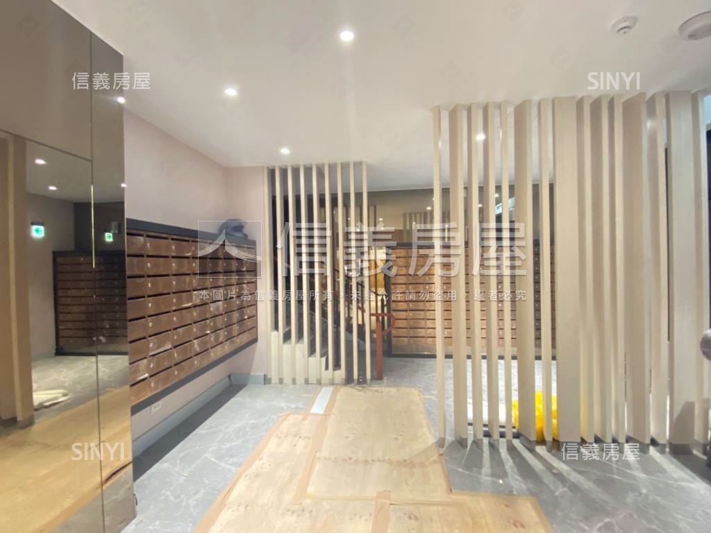 世紀行館外棟稀有露臺兩房房屋室內格局與周邊環境