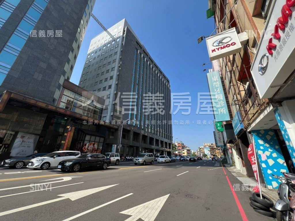 國雄無双兩房高樓層平車位房屋室內格局與周邊環境