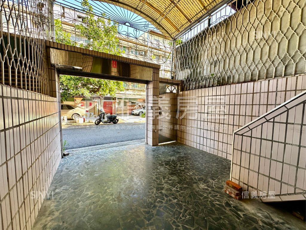鳳山藏邸ＲＣ車墅房屋室內格局與周邊環境