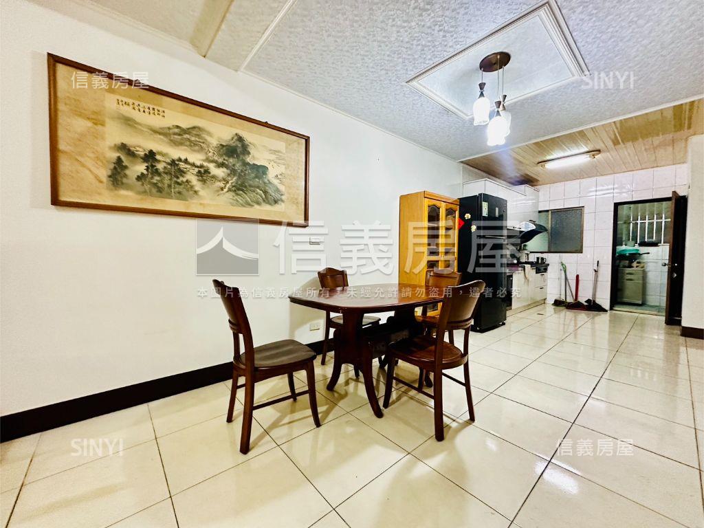 鳳山藏邸ＲＣ車墅房屋室內格局與周邊環境