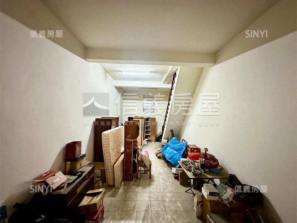 鳳山藏邸ＲＣ車墅房屋室內格局與周邊環境