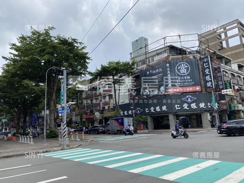 精誠５房＋大車庫電梯別墅房屋室內格局與周邊環境