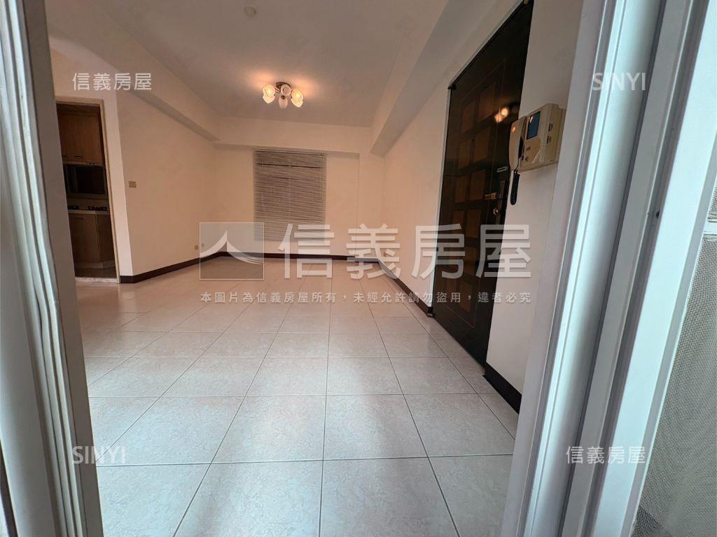 專任甲上居３房２衛次頂樓房屋室內格局與周邊環境