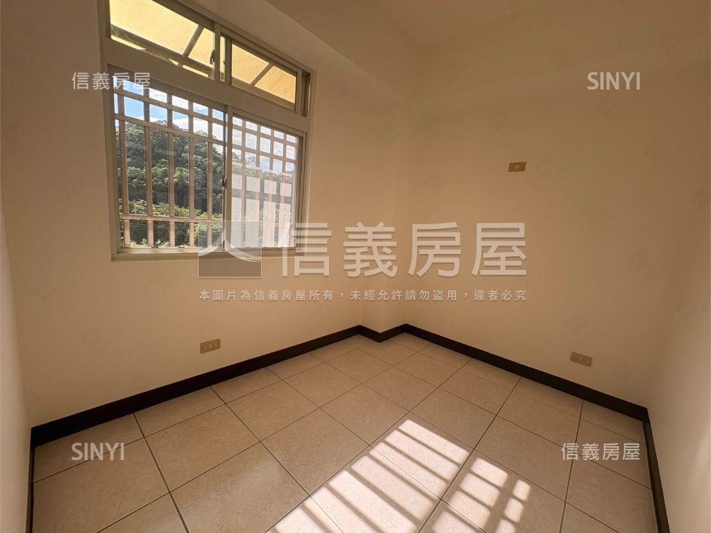 專任甲上居３房２衛次頂樓房屋室內格局與周邊環境