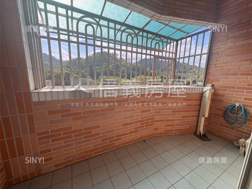 專任甲上居３房２衛次頂樓房屋室內格局與周邊環境