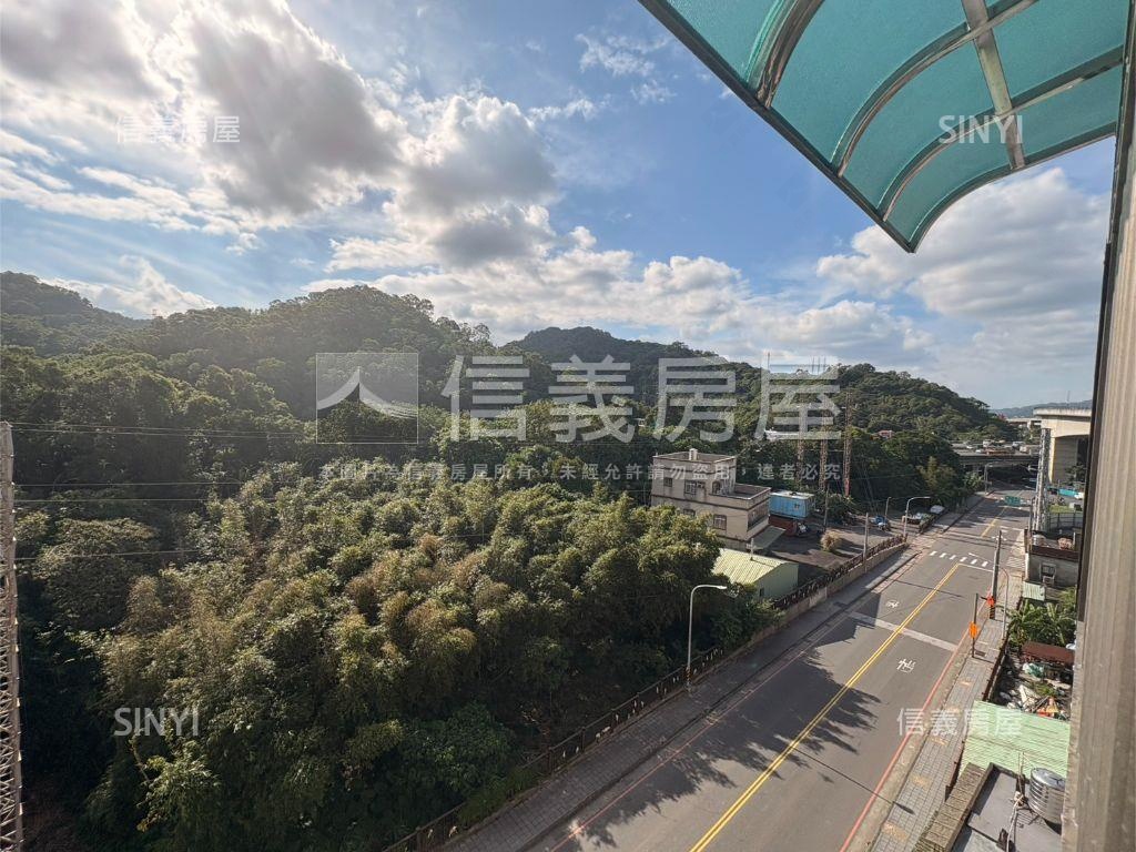 專任甲上居３房２衛次頂樓房屋室內格局與周邊環境