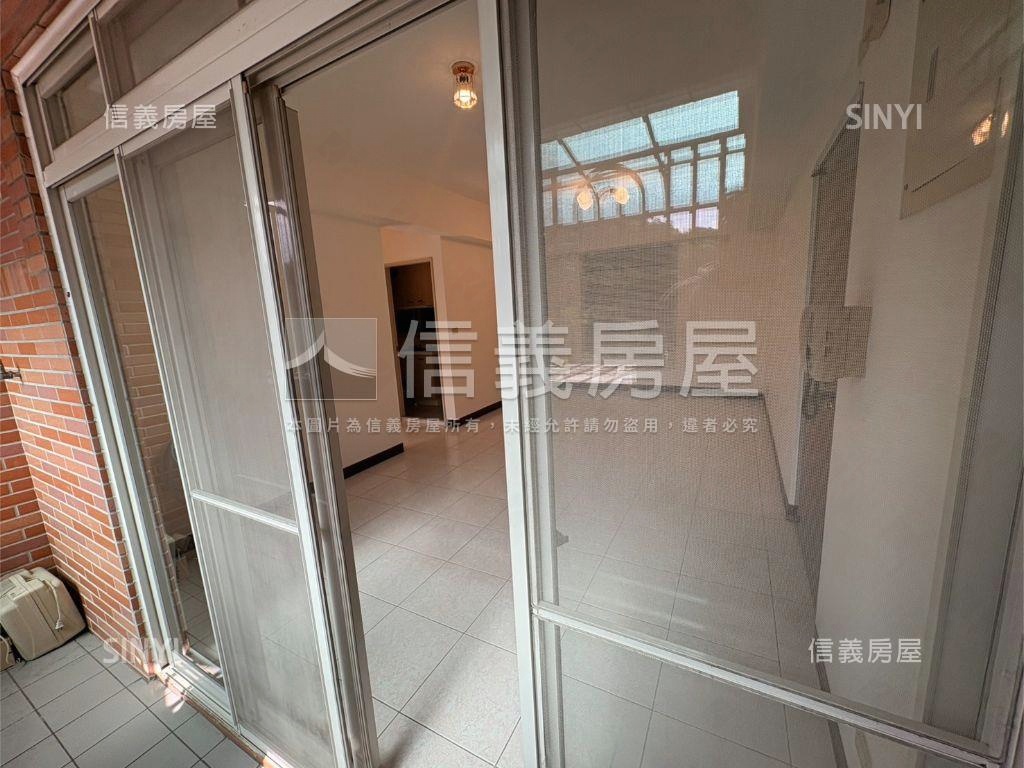 專任甲上居３房２衛次頂樓房屋室內格局與周邊環境