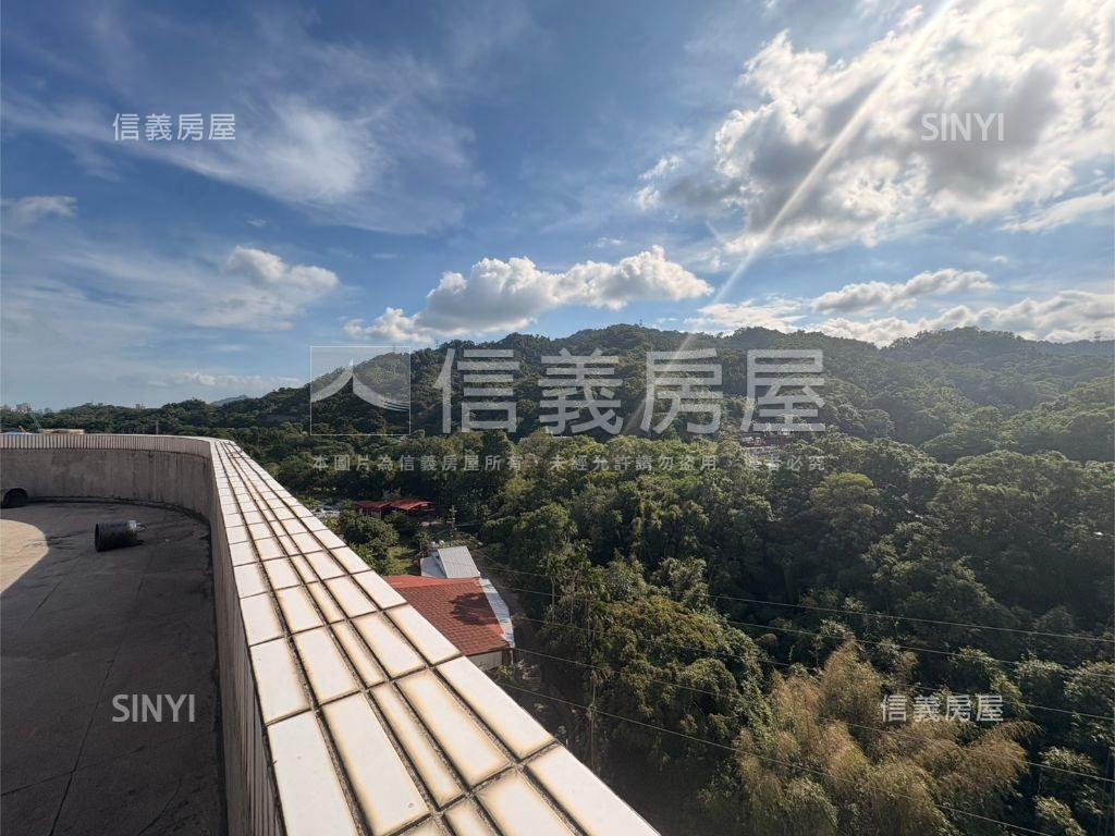 專任甲上居３房２衛次頂樓房屋室內格局與周邊環境