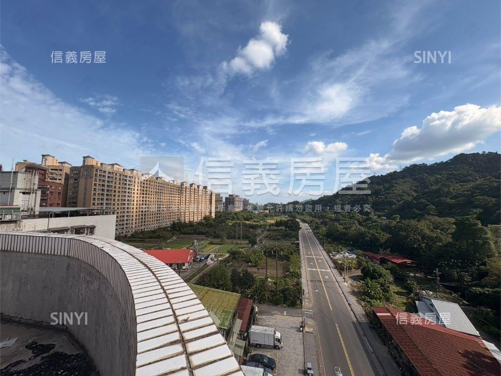 專任甲上居３房２衛次頂樓房屋室內格局與周邊環境