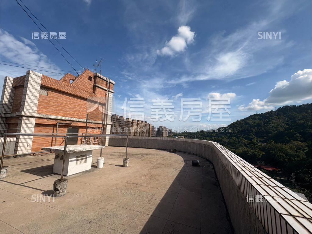 專任甲上居３房２衛次頂樓房屋室內格局與周邊環境