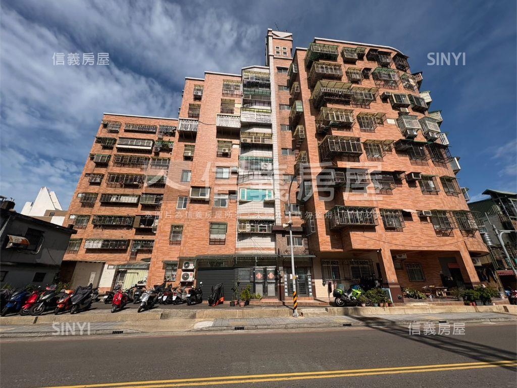 專任甲上居３房２衛次頂樓房屋室內格局與周邊環境