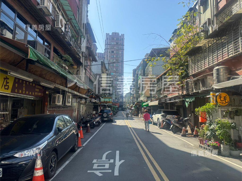 專任永豐街稀有二樓釋出房屋室內格局與周邊環境