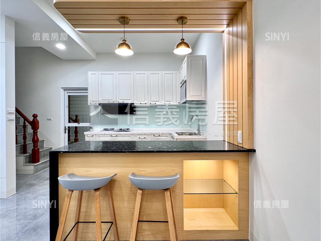 仁慈公園７米面寬雙併車墅房屋室內格局與周邊環境