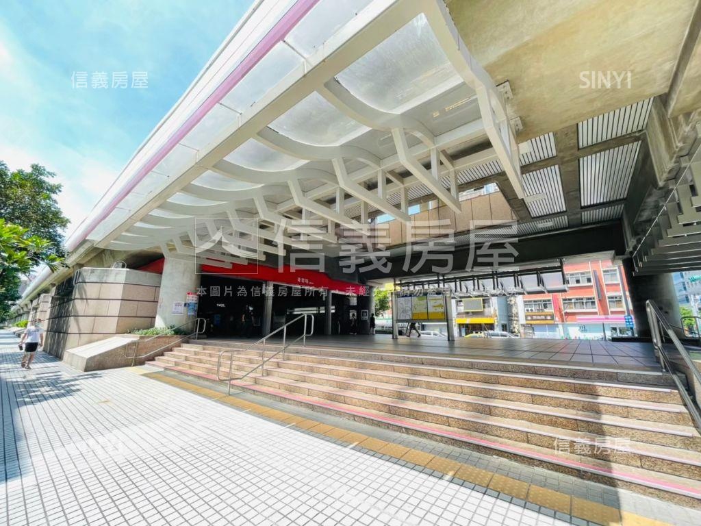 專賣｜近捷運電梯三面採光房屋室內格局與周邊環境