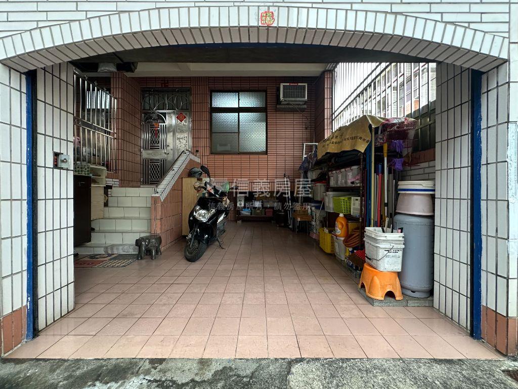 屏東棒球場邊間車庫透天房屋室內格局與周邊環境