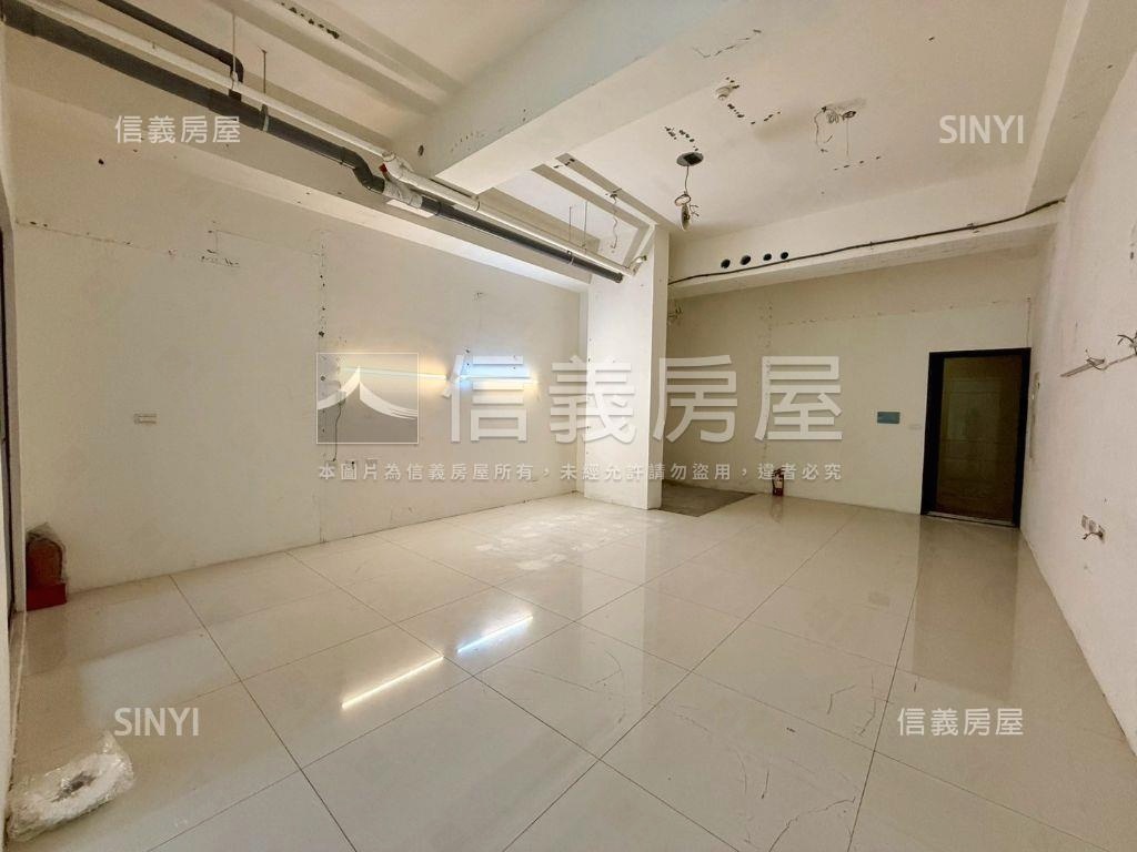 陽光小資挑高辦公室房屋室內格局與周邊環境