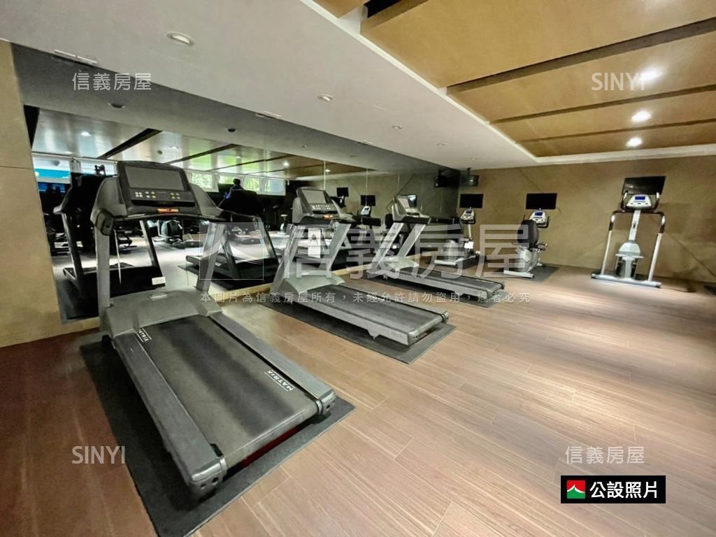 陽光小資挑高辦公室房屋室內格局與周邊環境