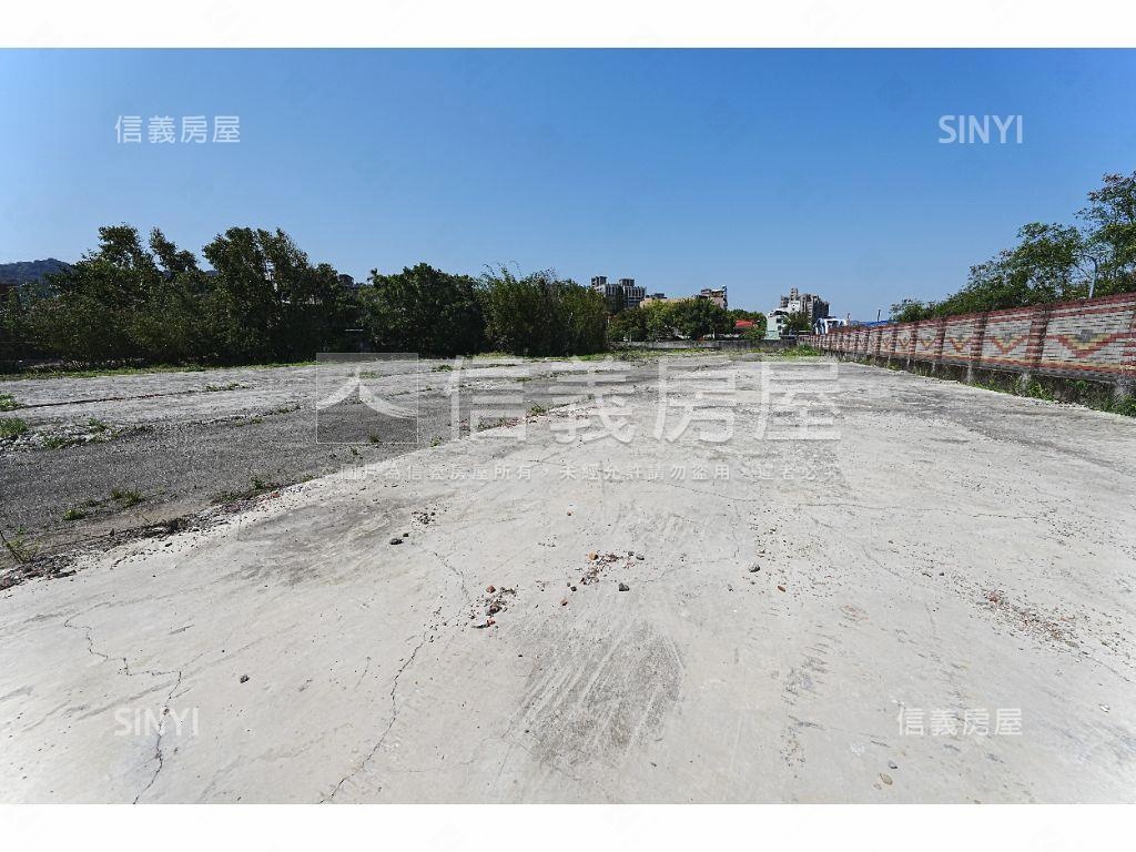 三峽近交流道１９９９丁建房屋室內格局與周邊環境