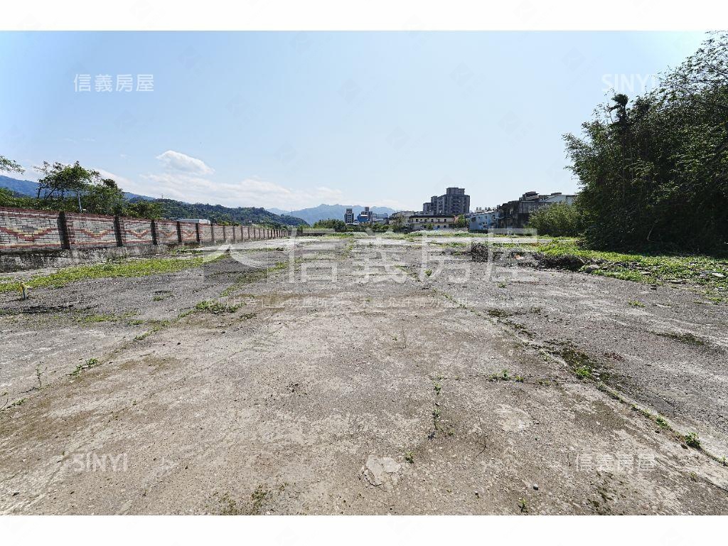 三峽近交流道１９９９丁建房屋室內格局與周邊環境