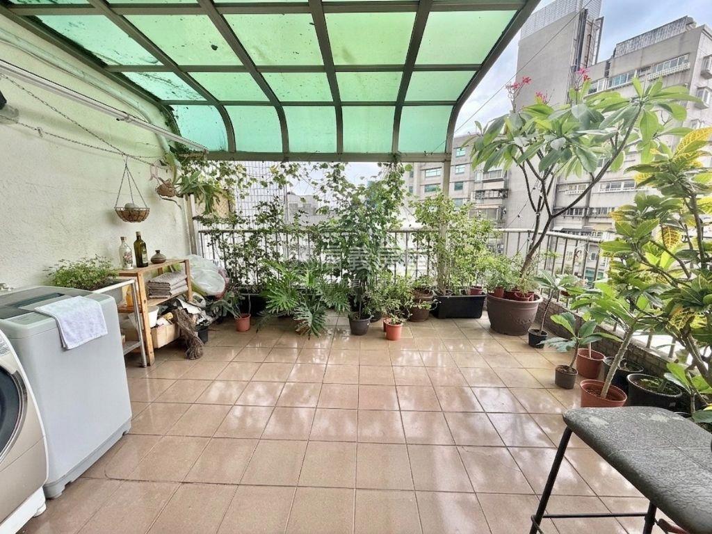 超稀有低總價電梯兩房房屋室內格局與周邊環境