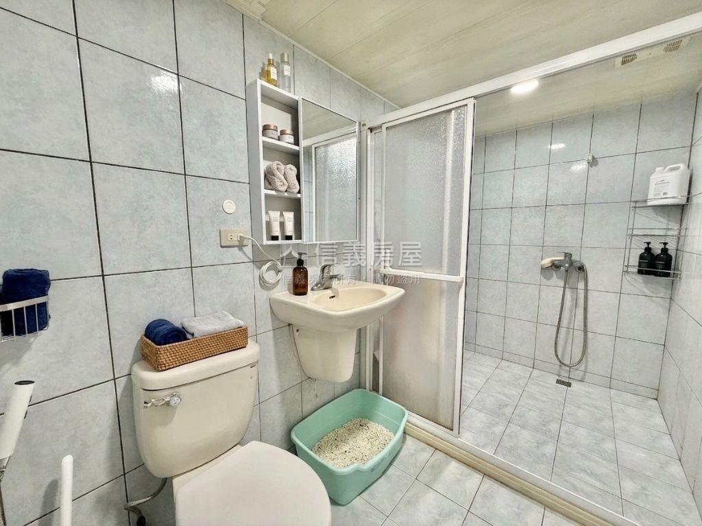 超稀有低總價電梯兩房房屋室內格局與周邊環境