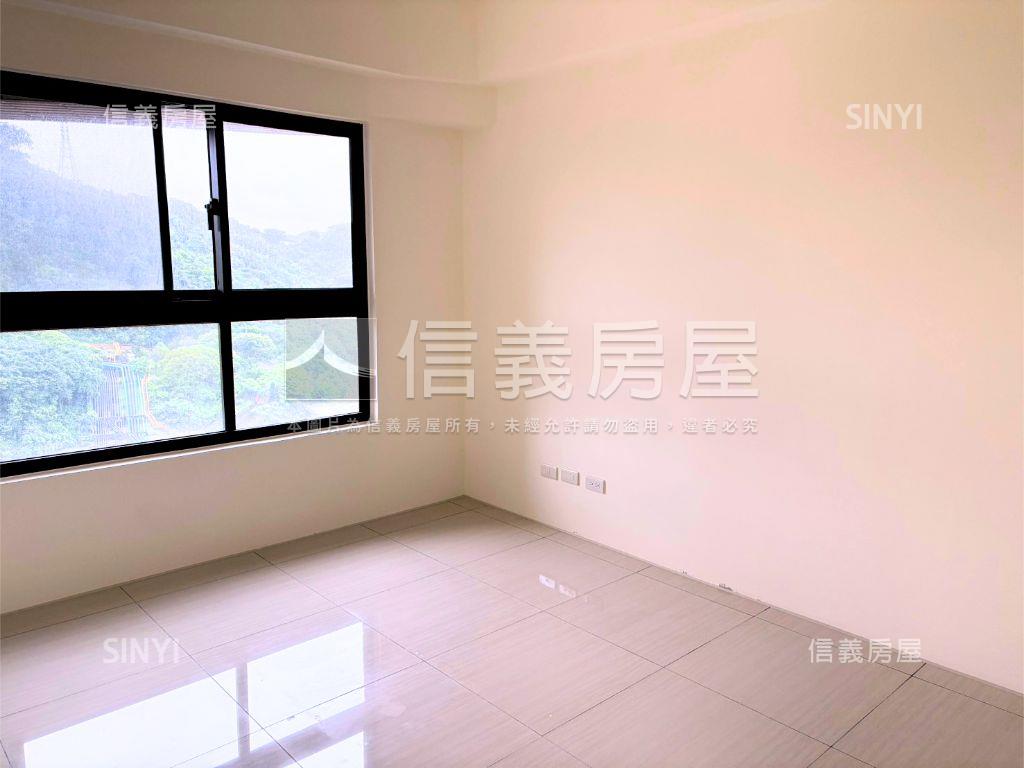 直面基隆港約４７坪大空間房屋室內格局與周邊環境