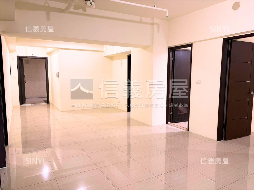 直面基隆港約４７坪大空間房屋室內格局與周邊環境