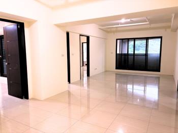 直面基隆港約４７坪大空間