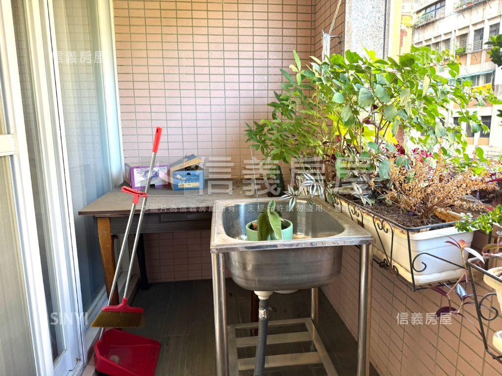 府中捷運精美大空間房屋室內格局與周邊環境
