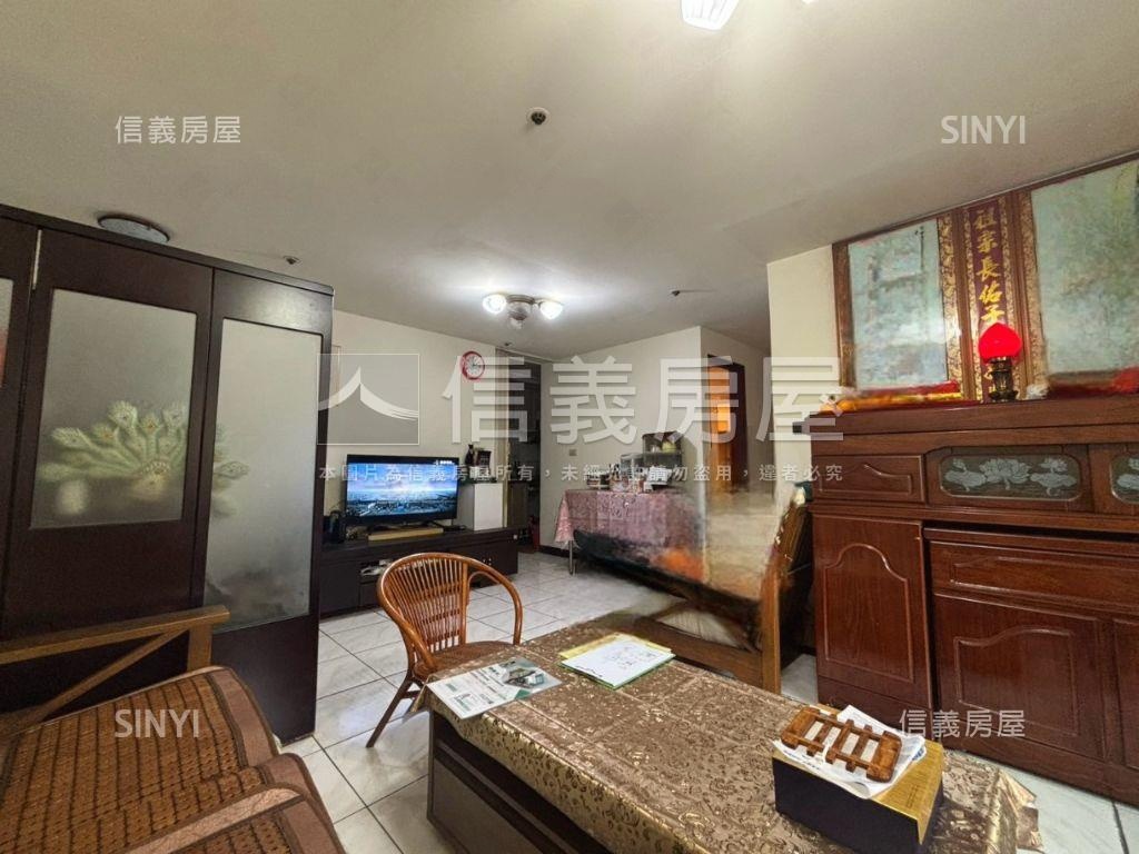 安德捷運年代電梯２房房屋室內格局與周邊環境