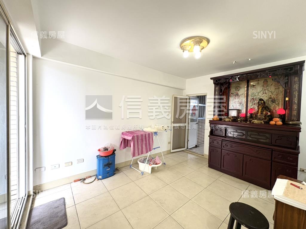 陽光花墅透店好停車大空間房屋室內格局與周邊環境