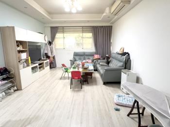 陽光花墅透店好停車大空間