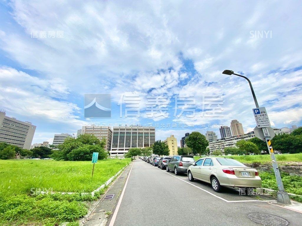 近古亭捷運商用大面寬店面房屋室內格局與周邊環境