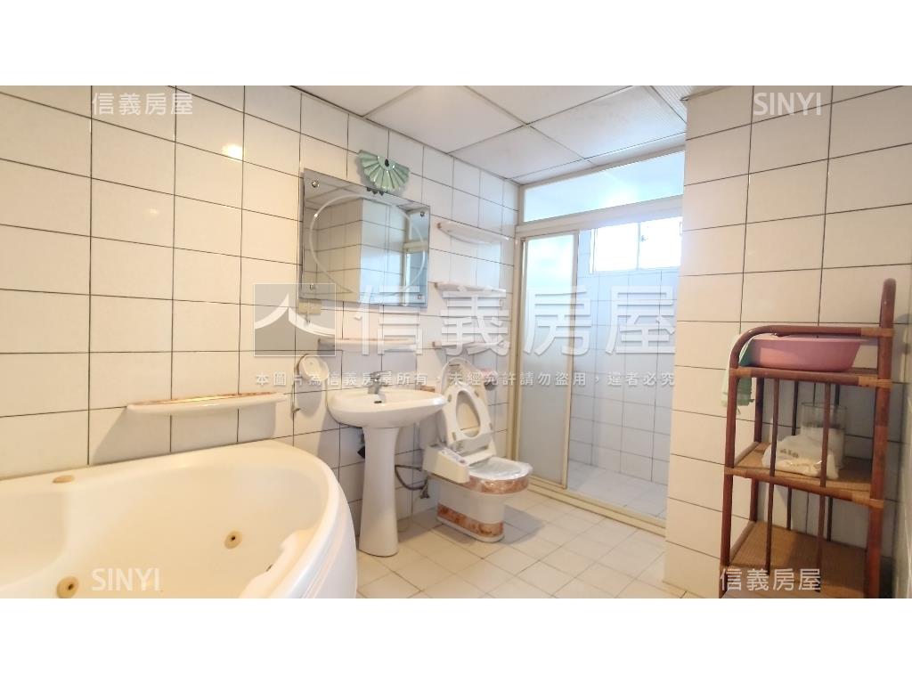 龍品天廈近捷運雙車位房屋室內格局與周邊環境