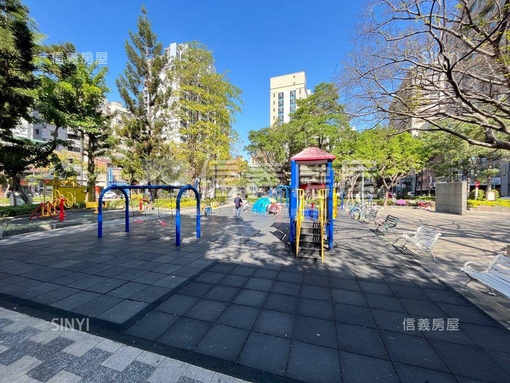 龍品天廈近捷運雙車位房屋室內格局與周邊環境