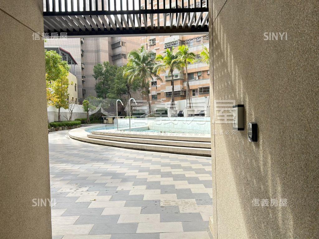 Ｍ３園道旁高樓帝王視野戶房屋室內格局與周邊環境
