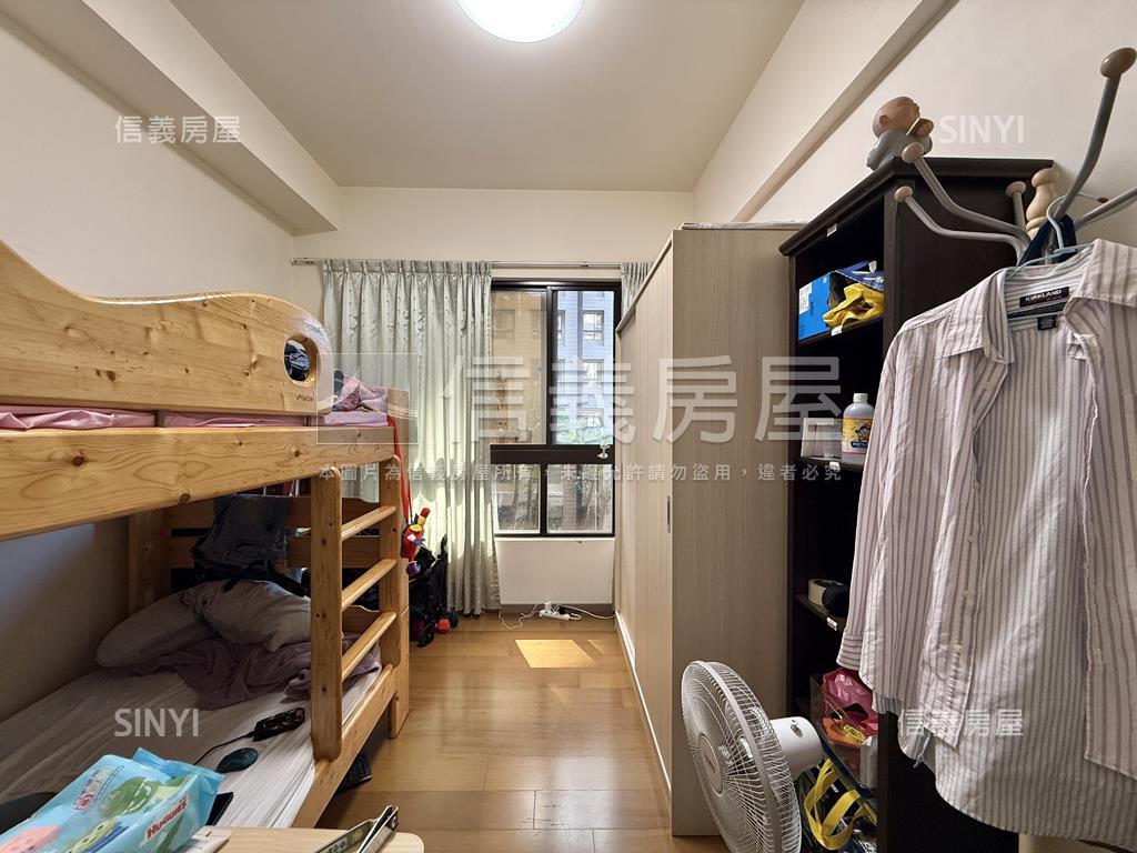 專任－世紀中庭花園房屋室內格局與周邊環境