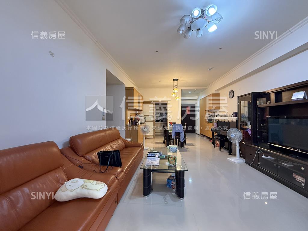 專任－世紀中庭花園房屋室內格局與周邊環境