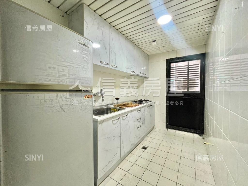 ＮＥＷ大鵬新城３房平車房屋室內格局與周邊環境