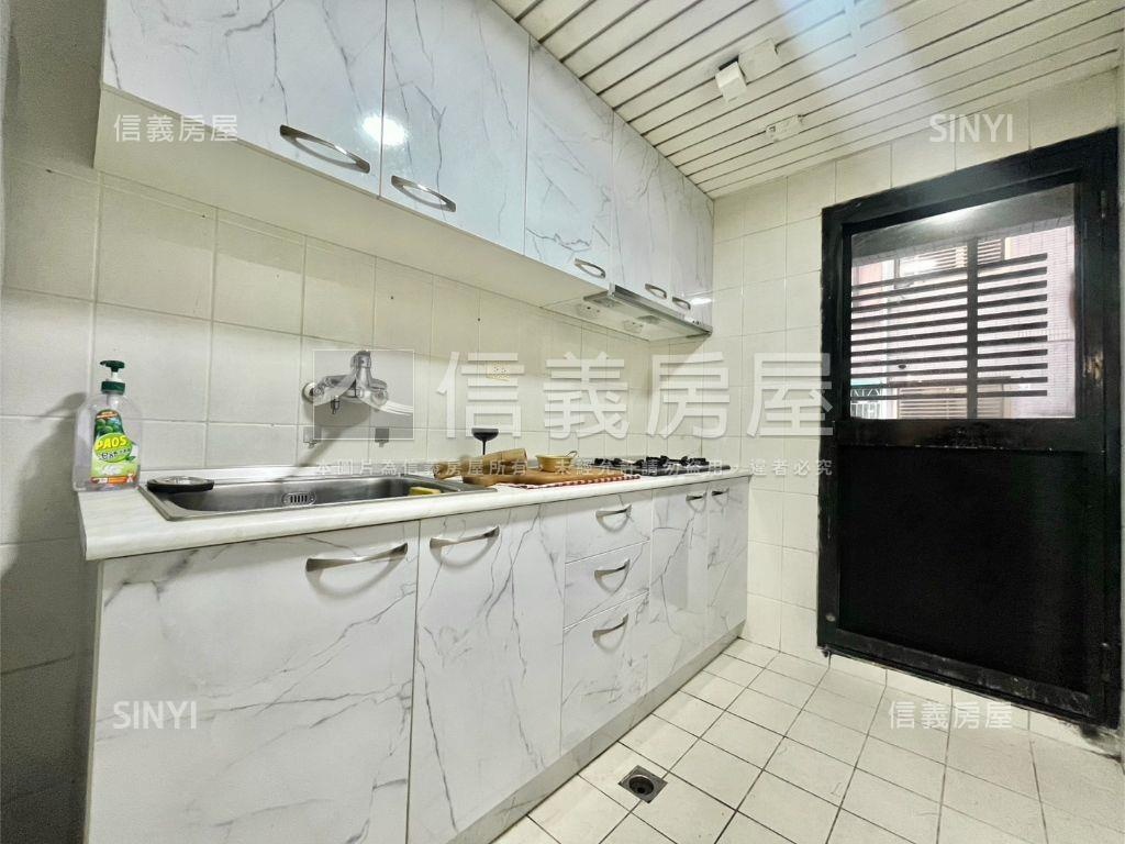 ＮＥＷ大鵬新城３房平車房屋室內格局與周邊環境